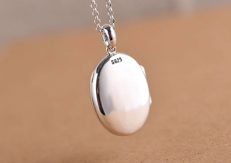 925 Sterling Silver Photo Locket Necklace – Vintage Keepsake Jewelry
