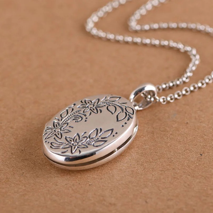 925 Sterling Silver Photo Locket Necklace – Vintage Keepsake Jewelry