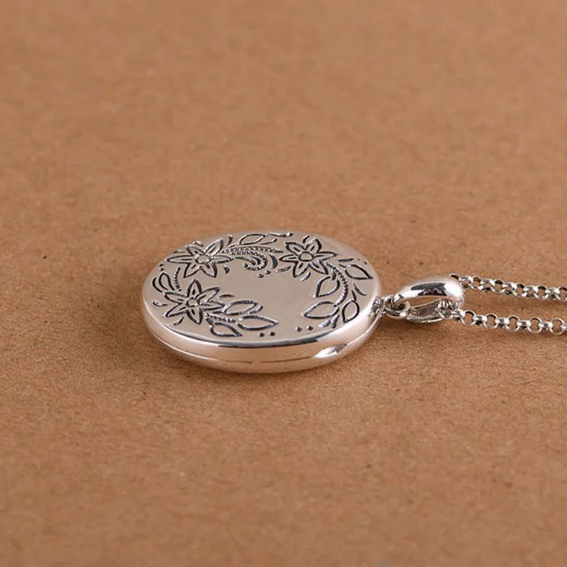 925 Sterling Silver Photo Locket Necklace – Vintage Keepsake Jewelry