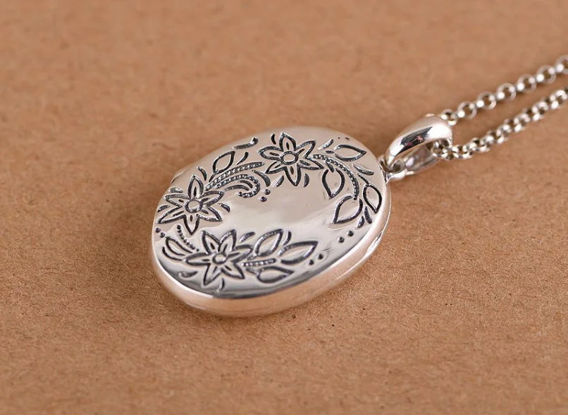 925 Sterling Silver Photo Locket Necklace – Vintage Keepsake Jewelry