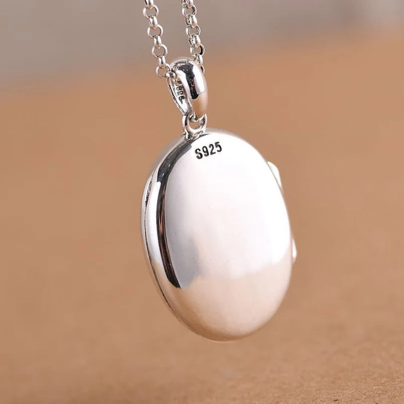 925 Sterling Silver Photo Locket Necklace – Vintage Keepsake Jewelry