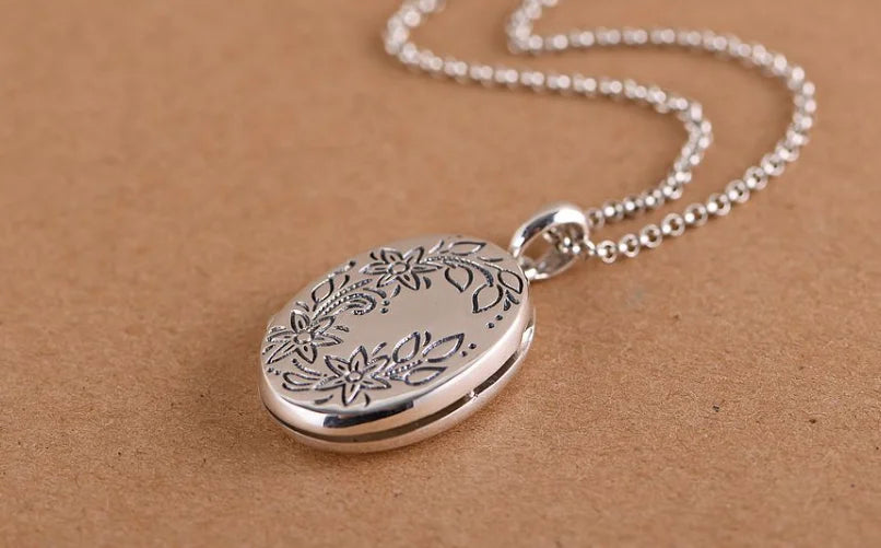 925 Sterling Silver Photo Locket Necklace – Vintage Keepsake Jewelry