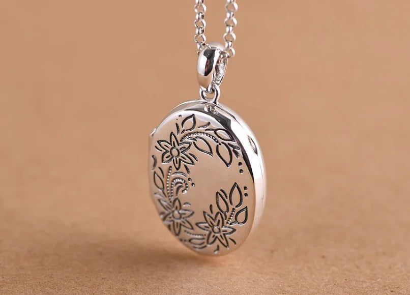 925 Sterling Silver Photo Locket Necklace – Vintage Keepsake Jewelry
